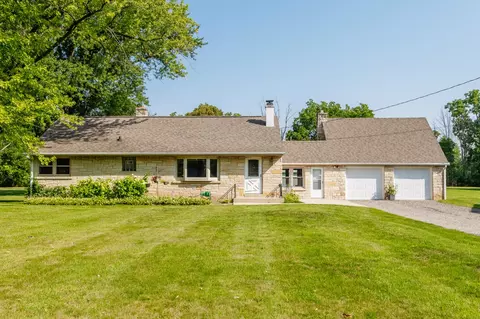 11000 W Bobolink, Milwaukee, WI 53225