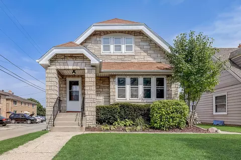 2318 S 58th, West Allis, WI 53219