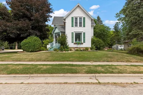 301 S 3rd, Waterford, WI 53185