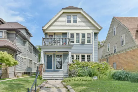2122 N Cambridge #2124, Milwaukee, WI 53202