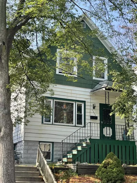 3023 W Orch #3023A, Milwaukee, WI 53215