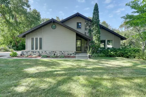 w358n5115 Crestview, Oconomowoc, WI 53066
