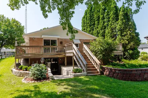 1036 W Wisconsin, Oconomowoc, WI 53066