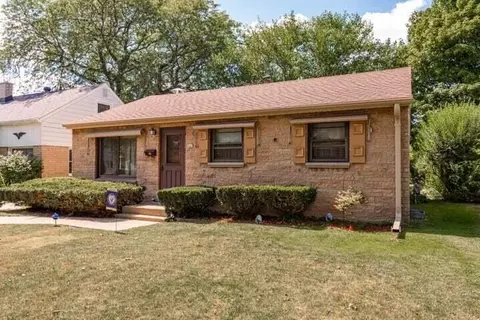 547 N 105th, Wauwatosa, WI 53226