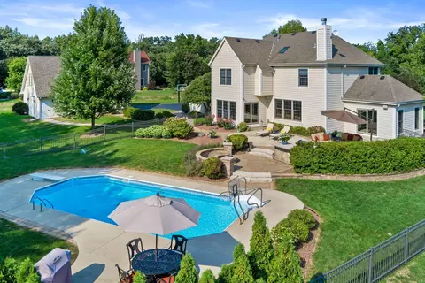 3733 N Cpe, Raymond, WI 53126