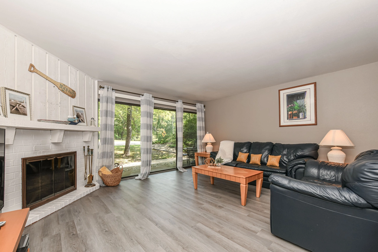 92 Red Chimney Unit 7  