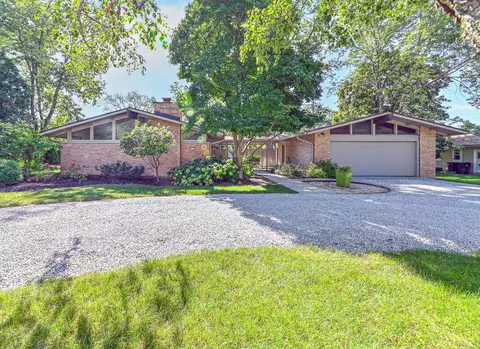 617 Sunny, Thiensville, WI 53092