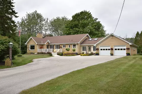 1612 W County Line, Mequon, WI 53092