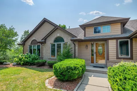 w330s1461 County Road C, Delafield, WI 53018