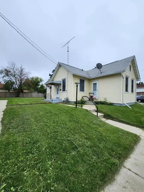 1807 Franklin, Manitowoc, WI 54220