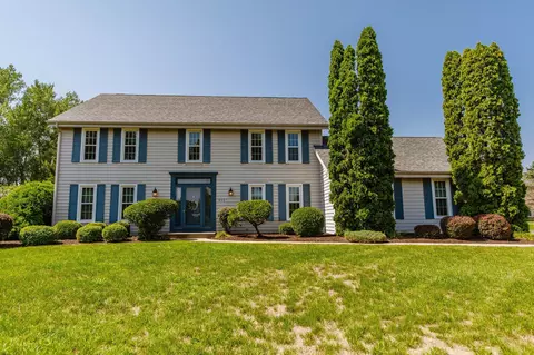 955 Pitzka, Brookfield, WI 53045
