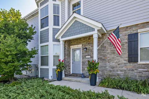 1020 Crane #40-11, Geneva, WI 53147