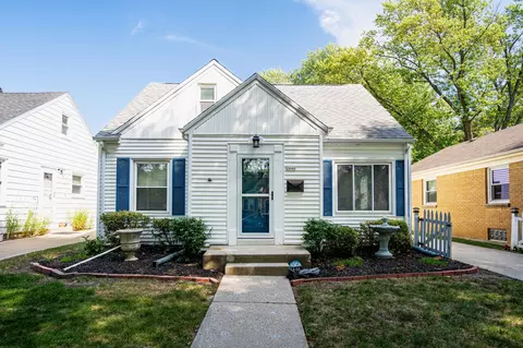 2446 N 84th, Wauwatosa, WI 53226