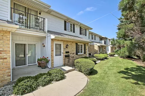 8630 30th #102, Kenosha, WI 53142