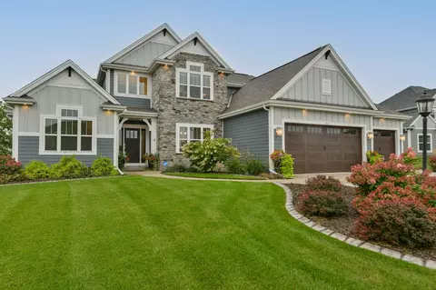 8955 W Highlander, Mequon, WI 53097