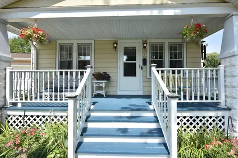 502 E Plainfield, Milwaukee, WI 53207