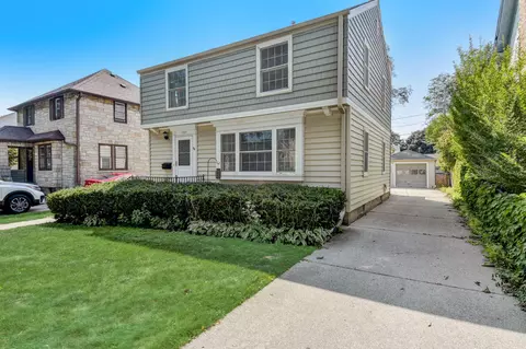 5567 N Lydell, Whitefish Bay, WI 53217