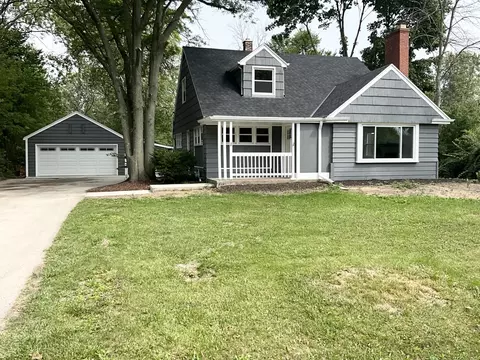 8826 N Pelham, Bayside, WI 53217