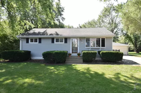 8035 W Puetz, Franklin, WI 53132