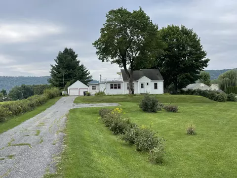 1211 County 6, La Crescent, MN 55947