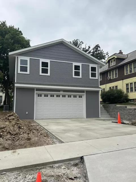 408 Buena Vis, Waukesha, WI 53188