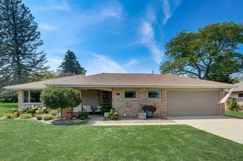 8929 N Mohawk, Bayside, WI 53217