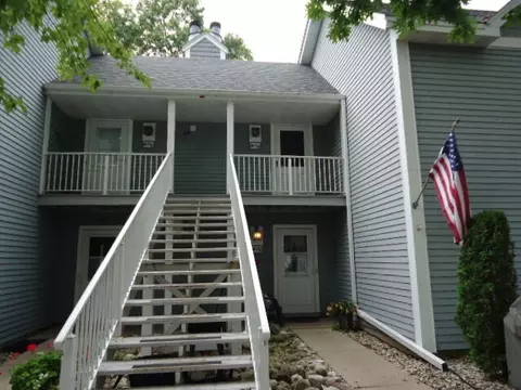 300 Foxwood #174, Waterford, WI 53185