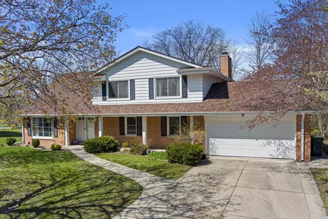 3404 W Colette, Mequon, WI 53092