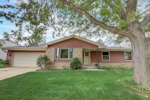 7565 S Lenox, Oak Creek, WI 53154