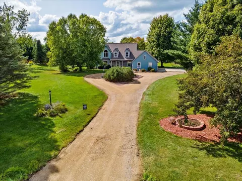 1737 Irish, Erin, WI 53027