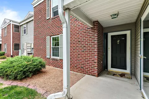 n17w26851 E Fieldhack #D, Pewaukee, WI 53072