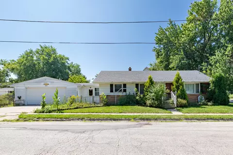 325 W Loos, Hartford, WI 53027