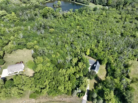 Lt3 Seville, Genesee, WI 53149