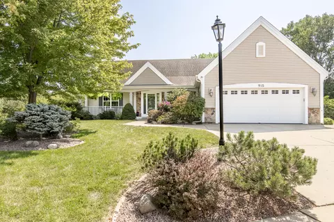 915 Dana, Waukesha, WI 53189