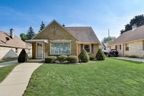 3709 W Ruskin, Milwaukee, WI 53215
