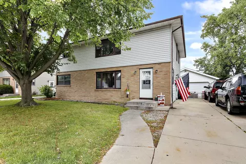 1434 Harmony, Racine, WI 53402