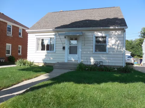 2327 S 82nd, West Allis, WI 53219