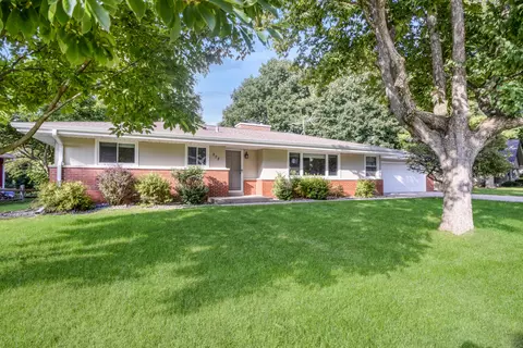 278 Lincoln, West Bend, WI 53095