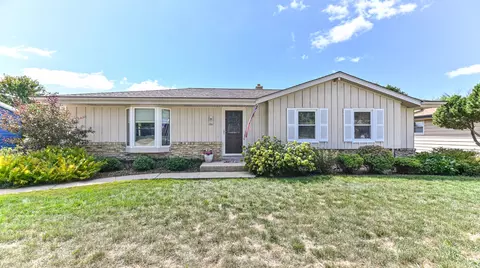 1511 Wolf, Waukesha, WI 53186