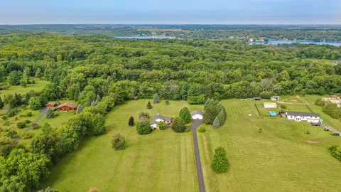 n7177 Woodfield Lane, Richmond, WI 53190