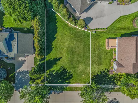 Lt1 Veranda, Manitowoc, WI 54220