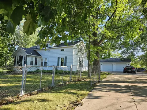 n8233 County Road E, Watertown, WI 53094