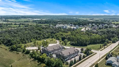 812 Timber Rdg #J, Waukesha, WI 53189