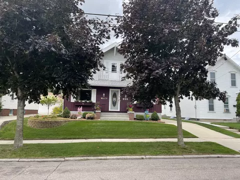 922 N 9th, Manitowoc, WI 54220