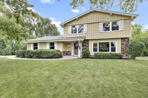 w163s7410 Bay Ln, Muskego, WI 53150