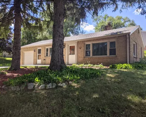 649 Pleasant Vw, Wauwatosa, WI 53226