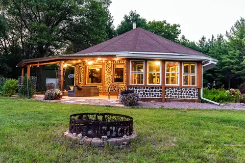 e10081 Shady Lane Road, Delton, WI 53959