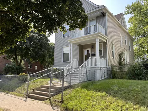 3203 W Clybourn, Milwaukee, WI 53208