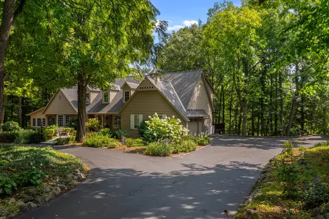 11207 Cedar Sauk, Cedarburg, WI 53095
