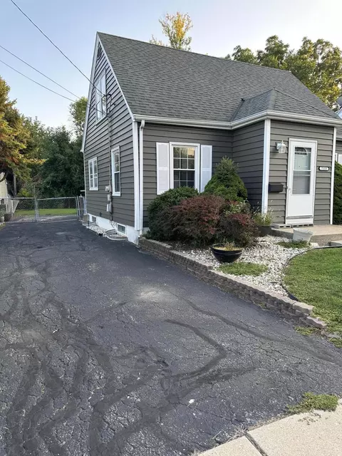 7113 W Park Hl, Milwaukee, WI 53213